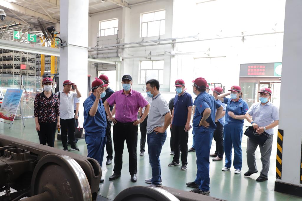 参观吉林车辆段维修车间