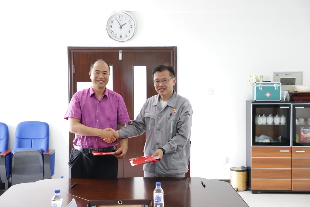 与中油吉林化建工程有限公司签订校企合作框架协议