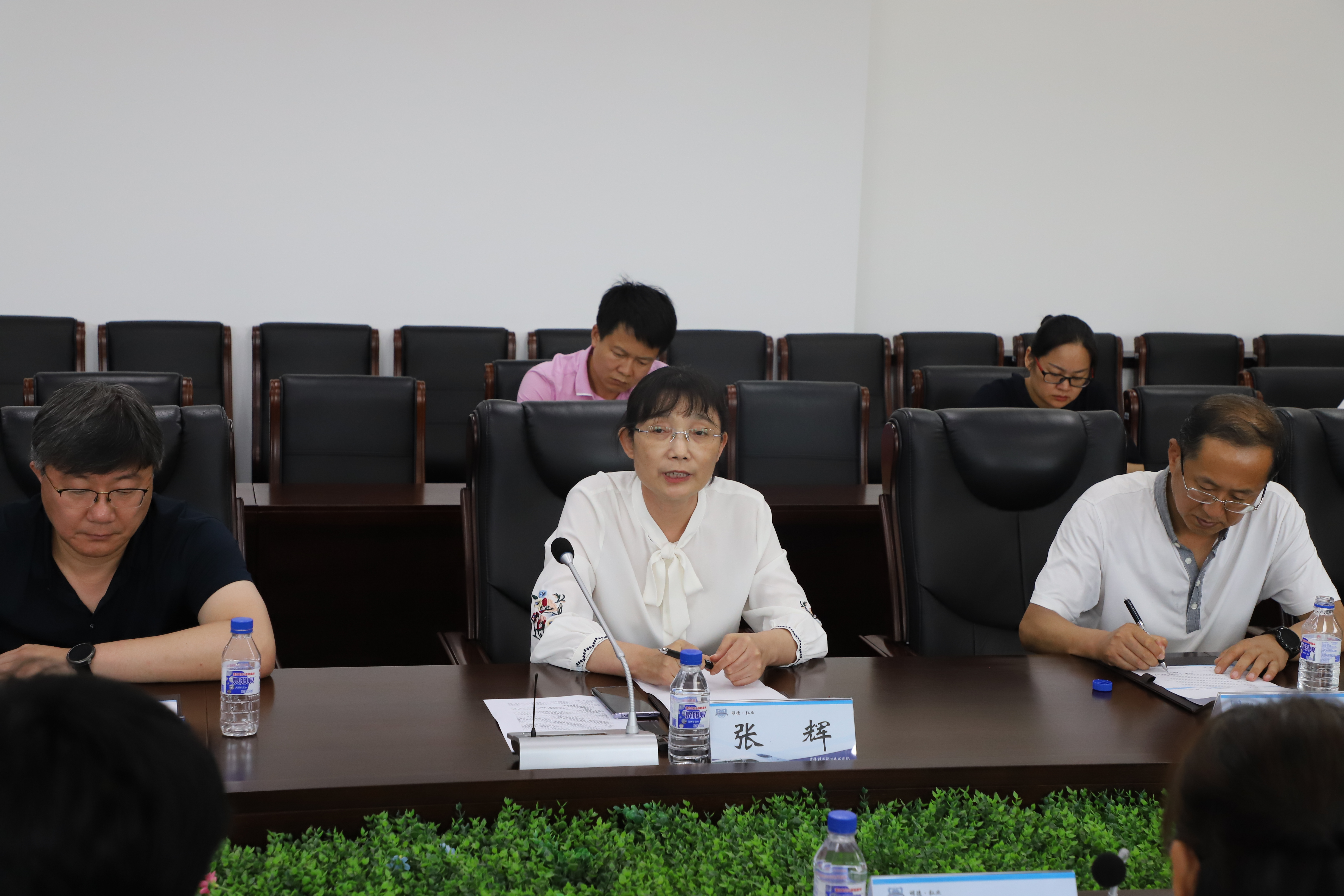 副校长张辉就学校实习实训工作进行汇报